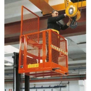 safety-cage-in-use_849427627